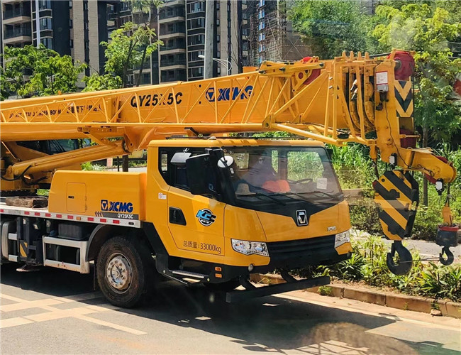 公主岭市大件设备吊装租赁吊车